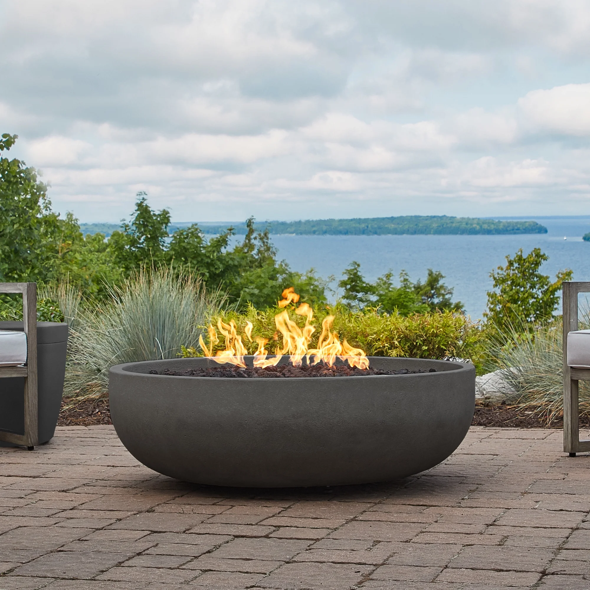 Real Flame 302Ng Carson 48 In. Wide 120,000 BTU Natural Gas Fire Pit - Carbon