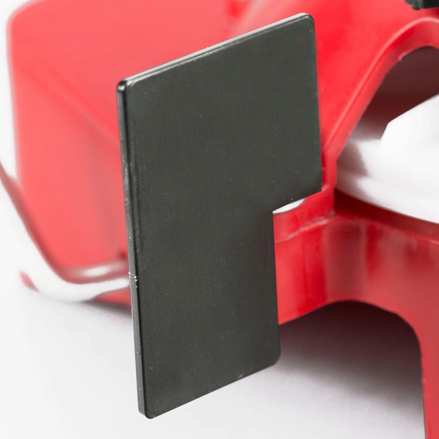 Chapin 8700A: Chest Mounted Turf Spreader with Padded Strap and Spread Control