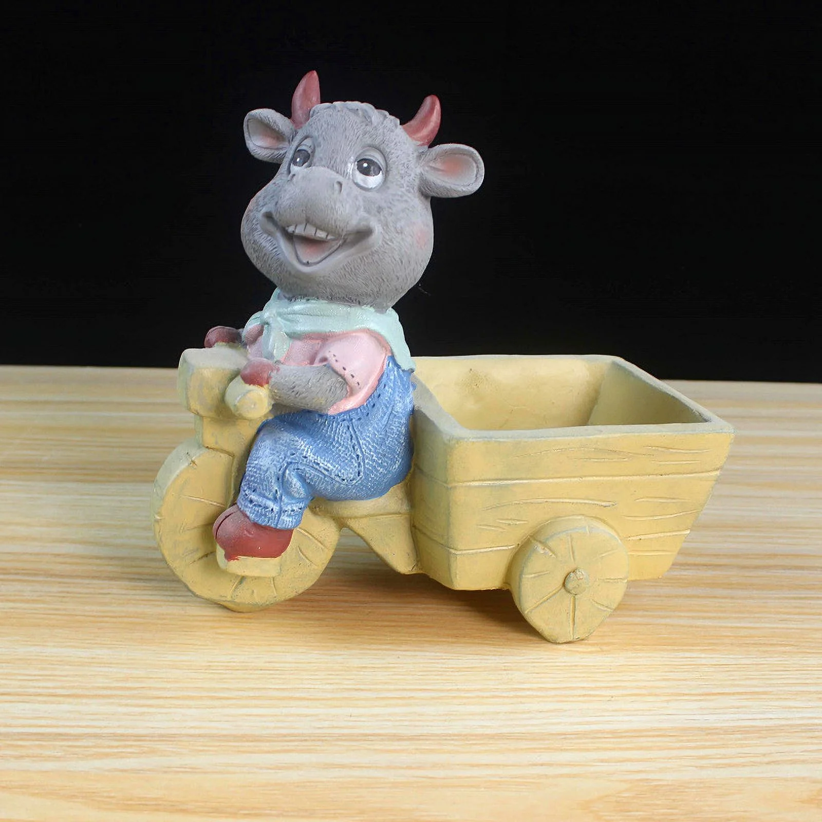 LivNxt Resin Cartoon Bull Succulent Planter - Novelty Cow Plant Pot