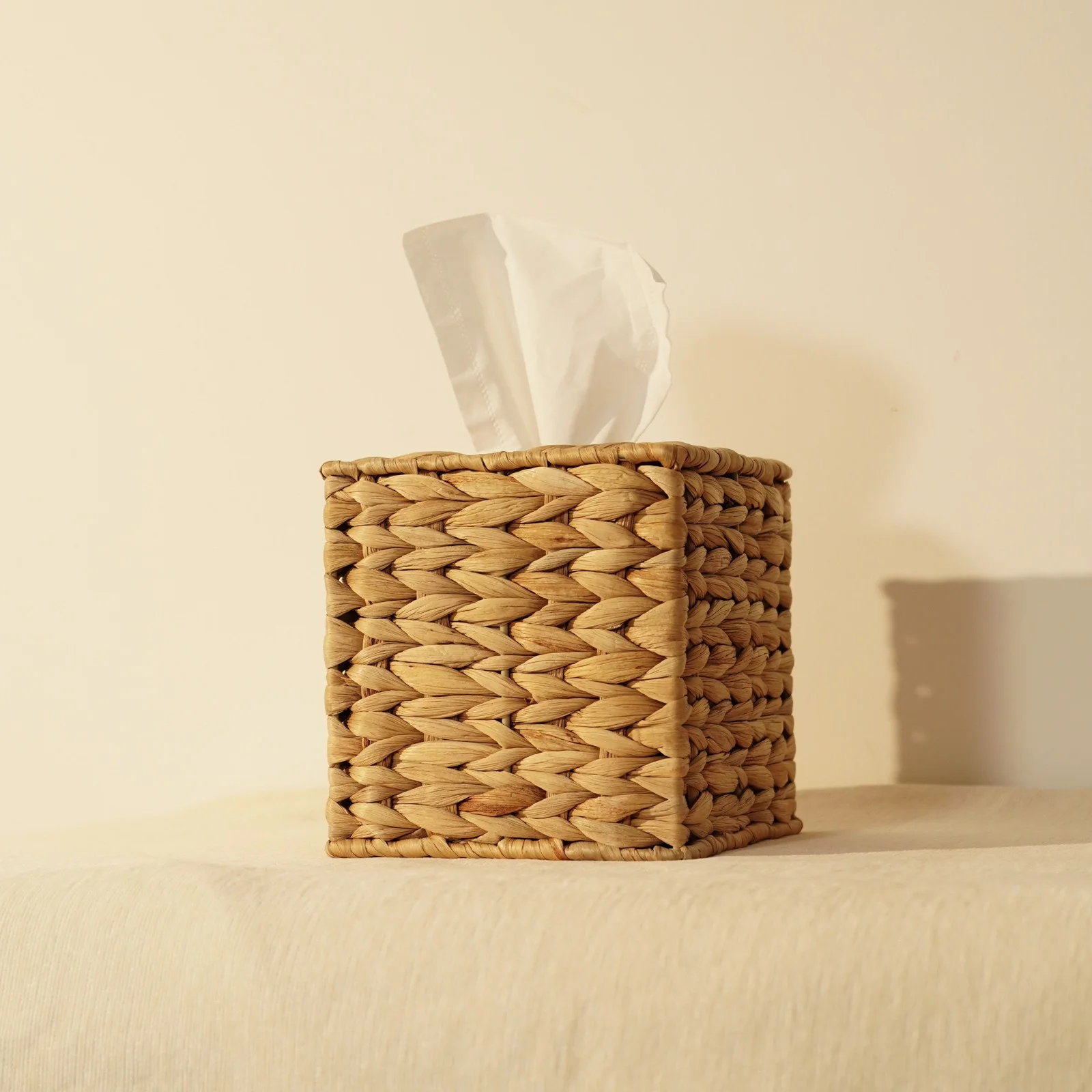 QNFEPKG Organic Cleaning Products for Home Air Stone Bubble Wall Rustic Woven Tissue Box Holder Water Hyacinth Storage Tabletop Decor Drawerless Tissue Dispenser