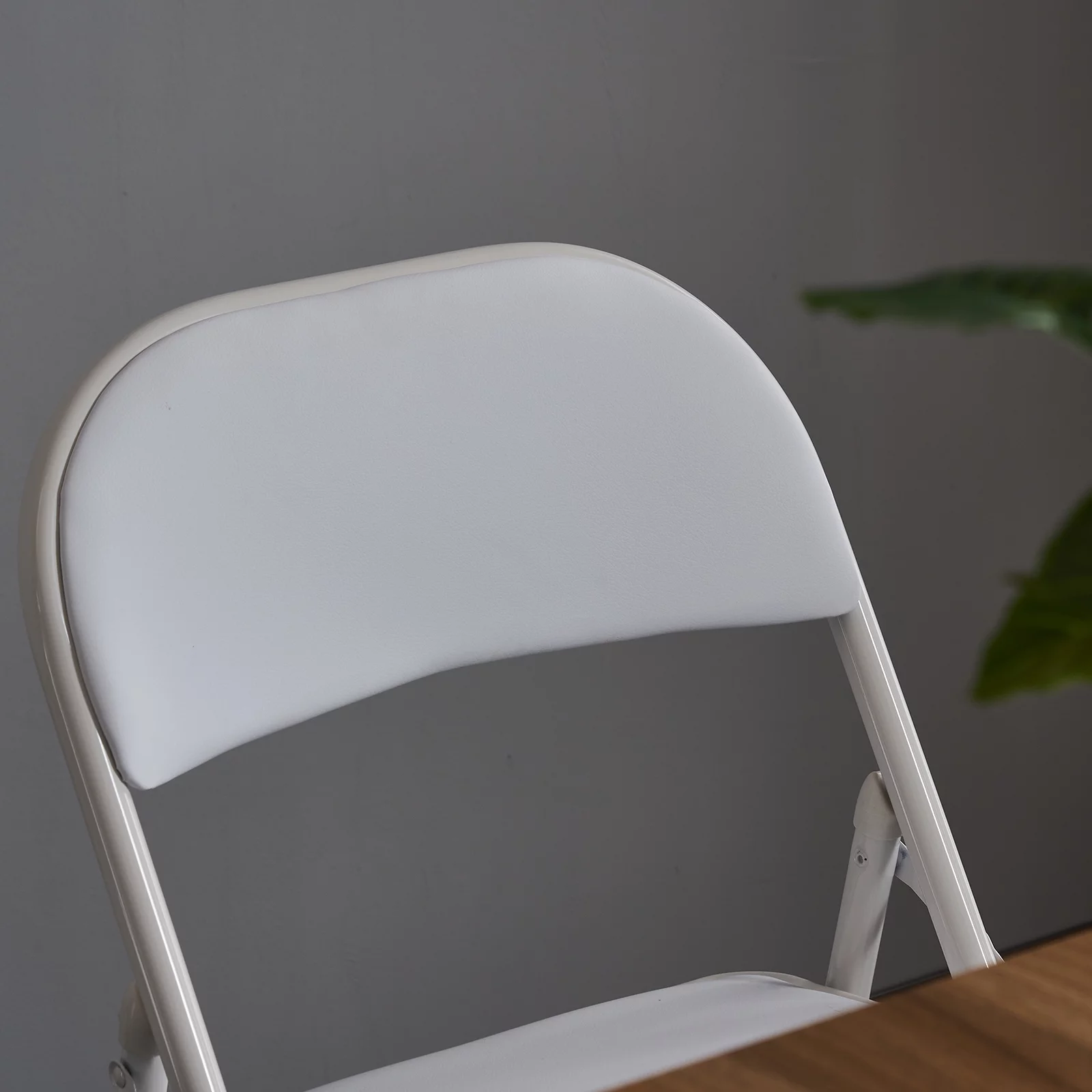 UBesGoo Set of 8 Padded Folding Chair Portable Dining Chairs Heavy Duty Party Chairs with Metal Frame White