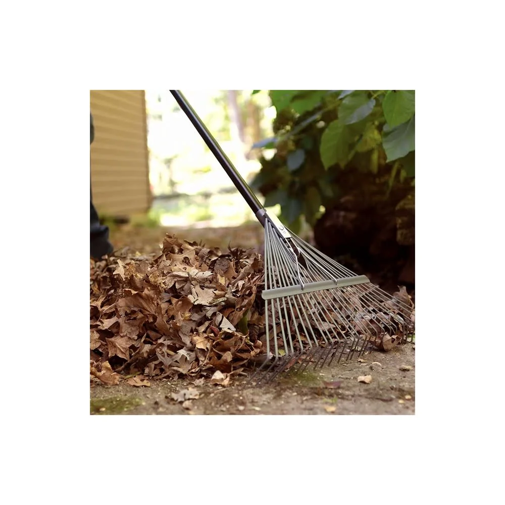 Fiskars Garden Rake, Metal Tine Leaf Rake with Fiberglass Handle