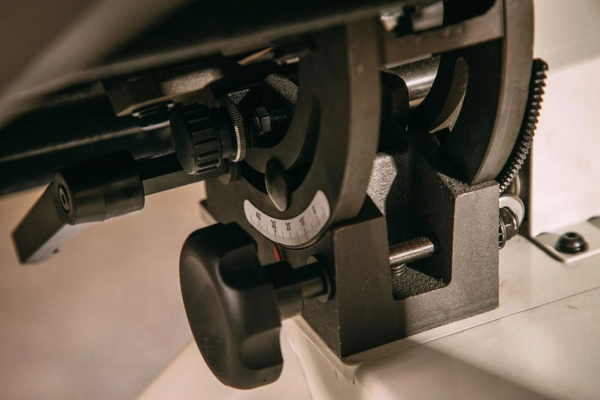 JET JT9-714600 115/230V 1.75 HP 1-Phase 15 in. Vertical Steel Frame Band Saw