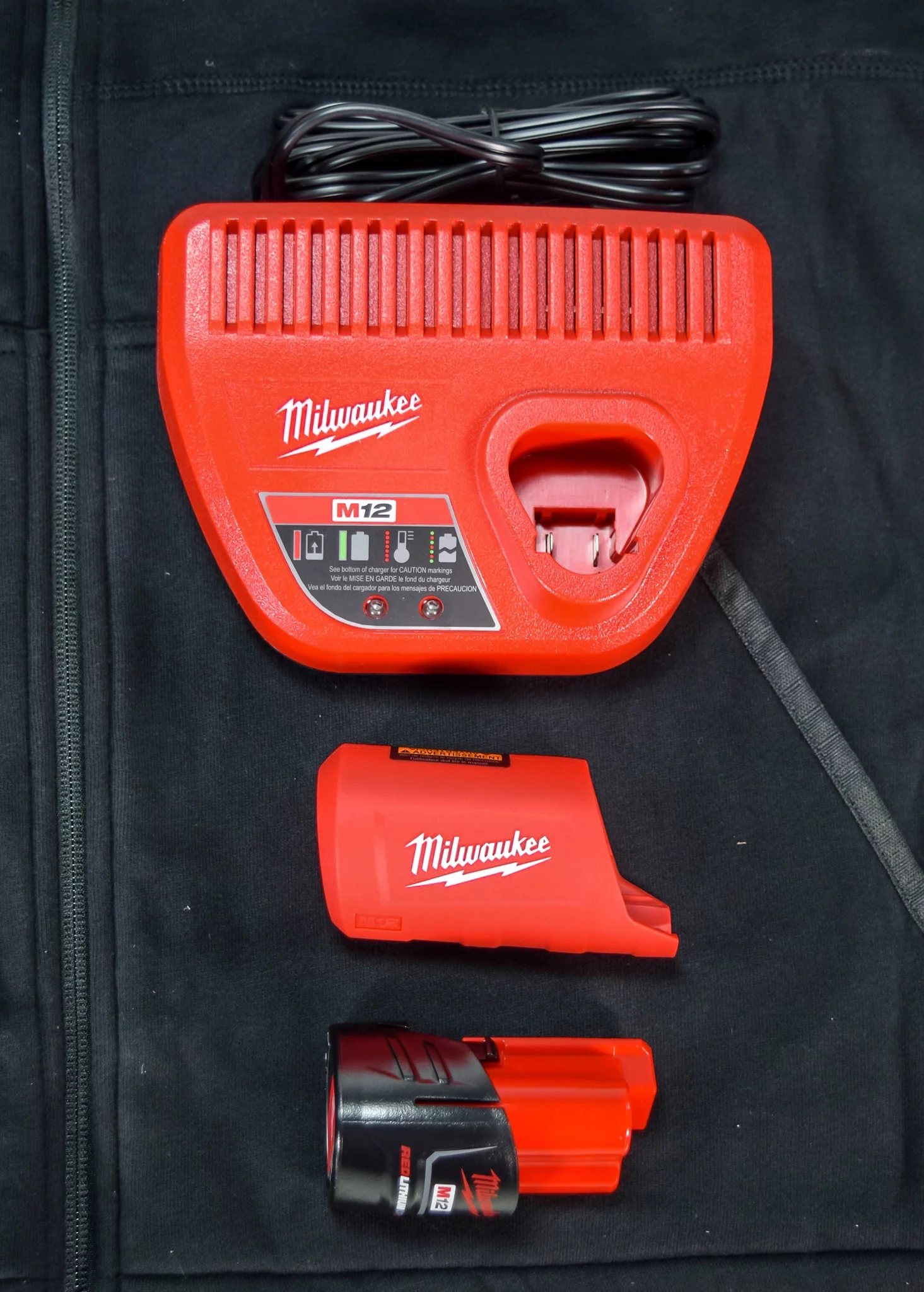 Milwaukee 306B-21S 12V Heated Hoodie Kit Black (Small) with 2.0Ah Lithium Ion Battery & Charger