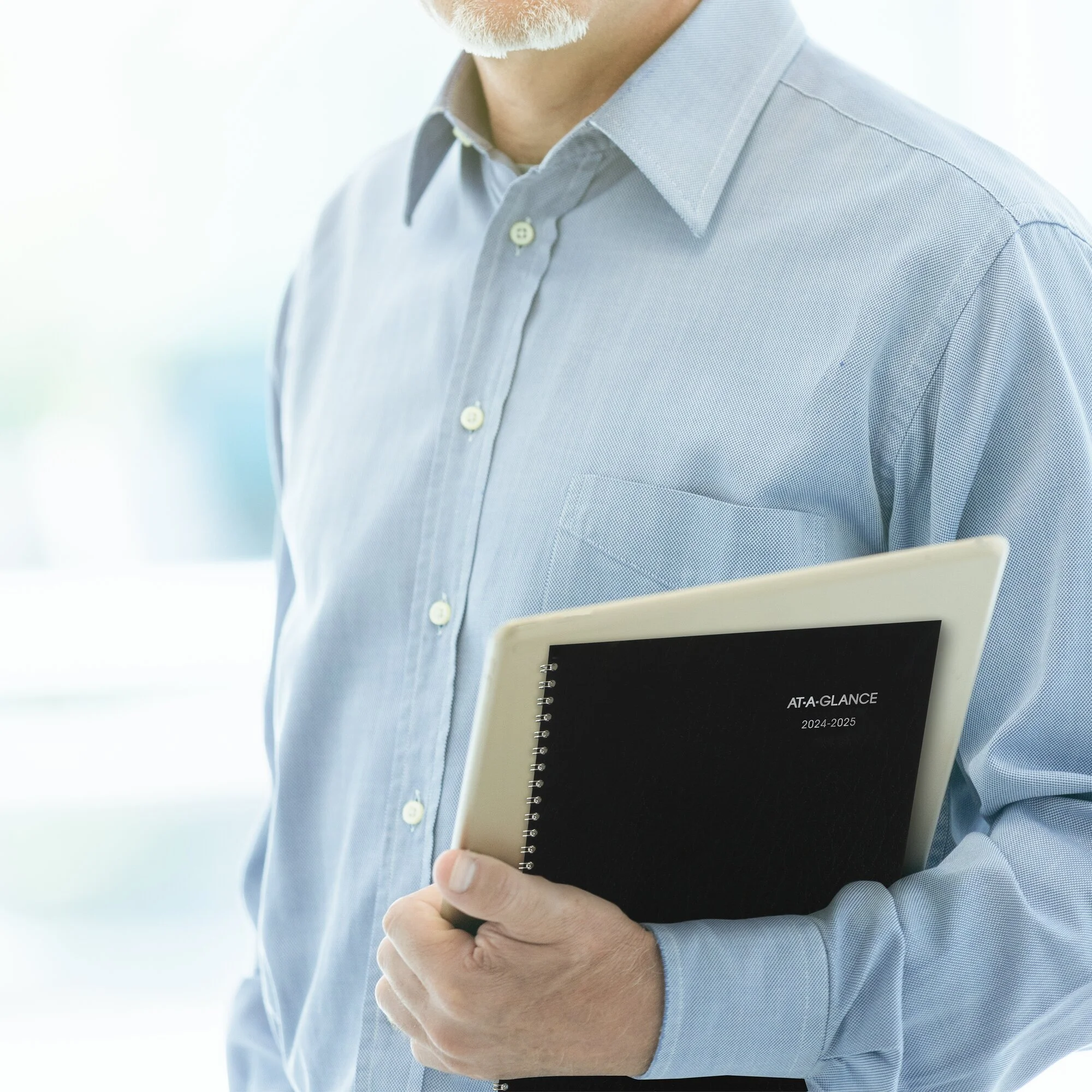 AT-A-GLANCE DayMinder Academic 2024-2025 Monthly Planner Black Large 8 x 12 -