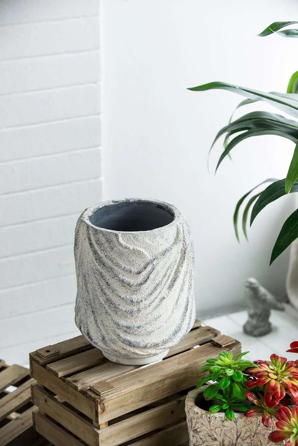 A&B Home Gray Terracotta Planter with Asymmetrical Wavy Texture 8.5