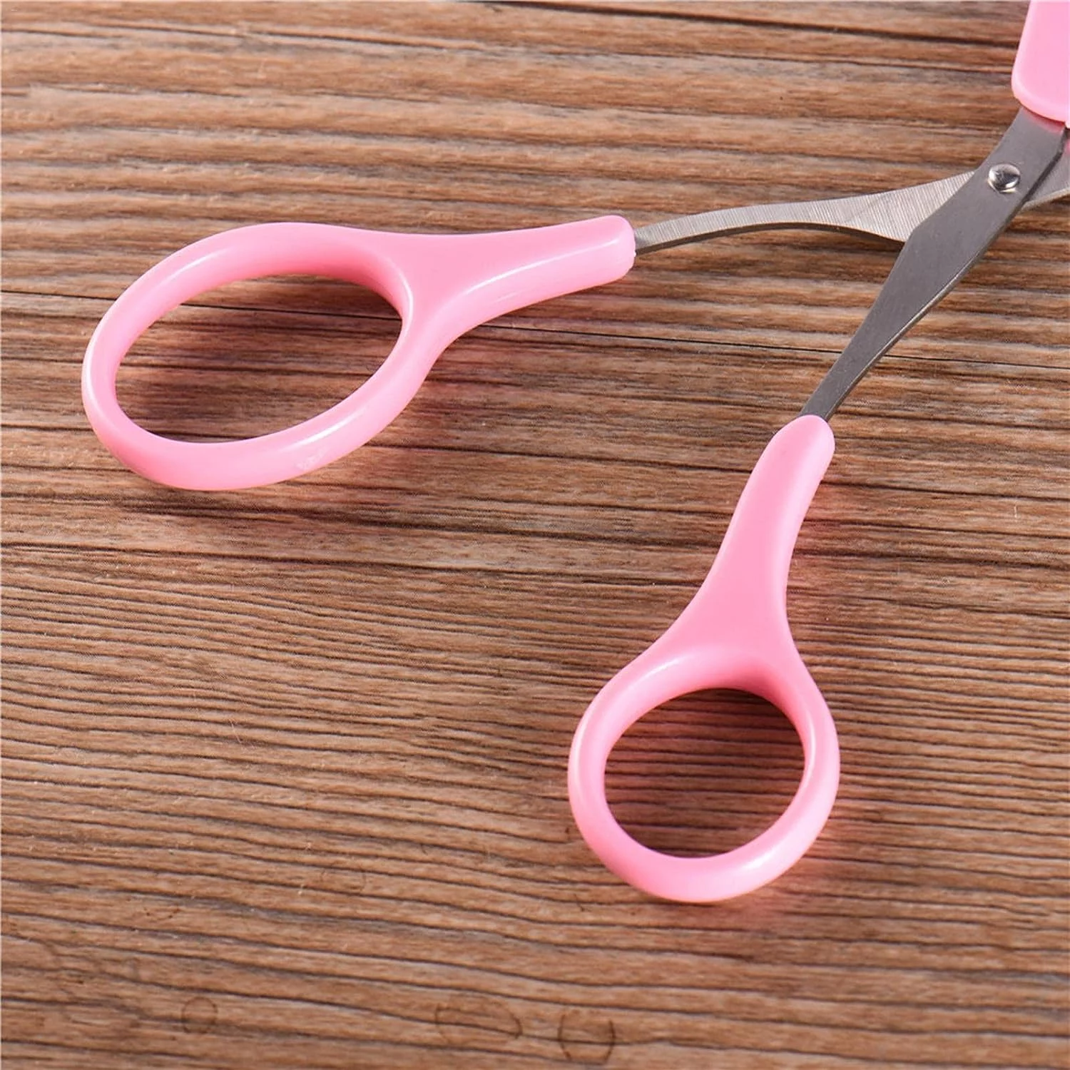 Eyebrow Trimming Scissors with Eyebrow Comb-Beauty Eyebrow Trimmer, A Cosmetic Tool for Men and Women, Used for Trimming, Depilation, and Care