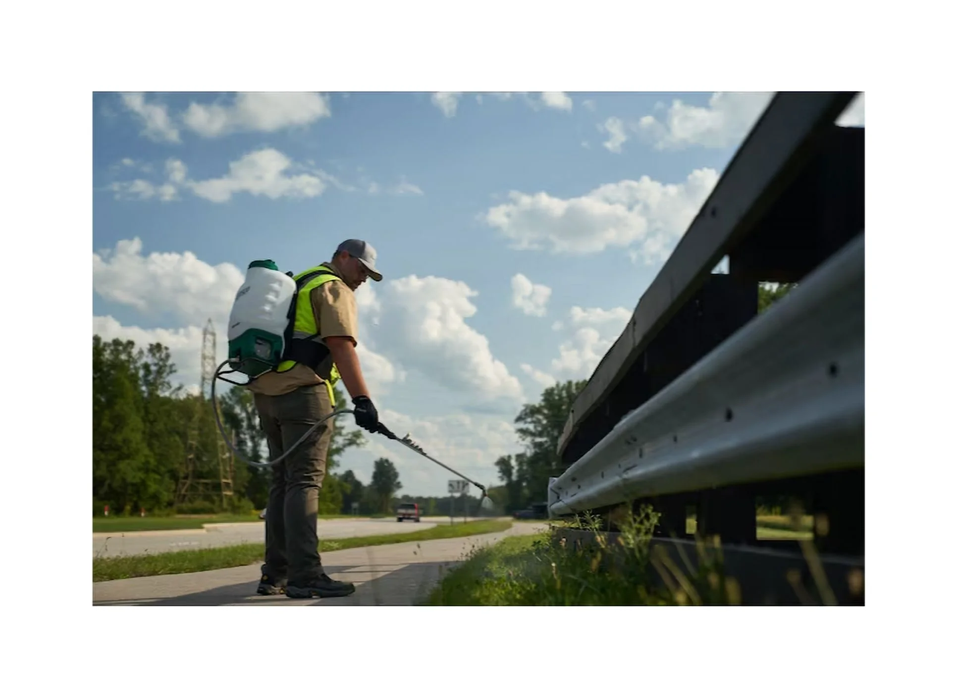 Lesco 4-Gallons Plastic 18-volt Battery Operated Backpack Sprayer