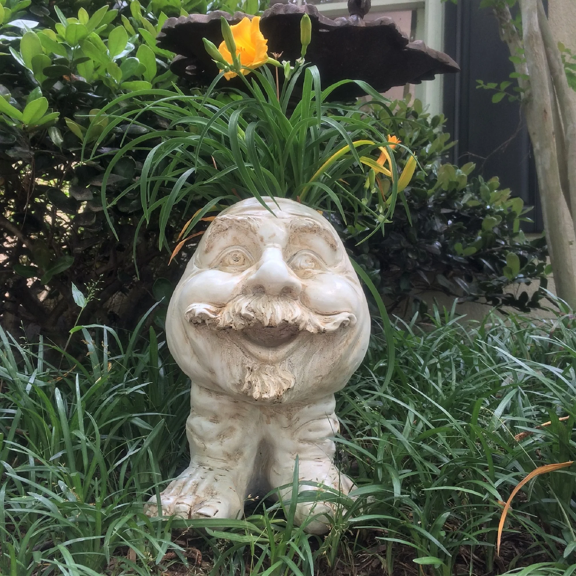 Homestyles Antique White Uncle Nate the Muggly Face Humorous Statue Planter Pot