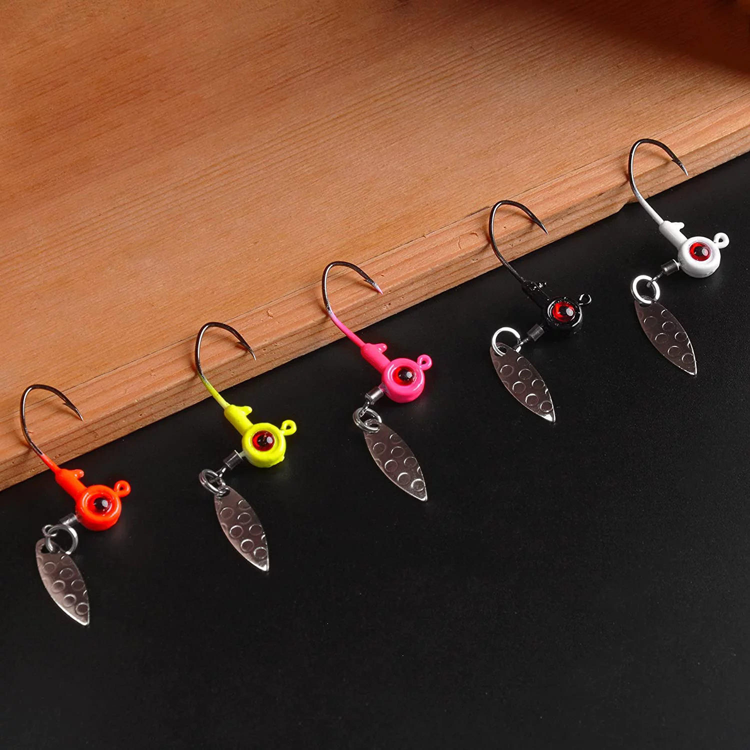 Crappie Fishing Jig Heads Kit,25pcs Underspin Lures Jig Head with Spin Blade Eye Ball Painted Jigs Hooks