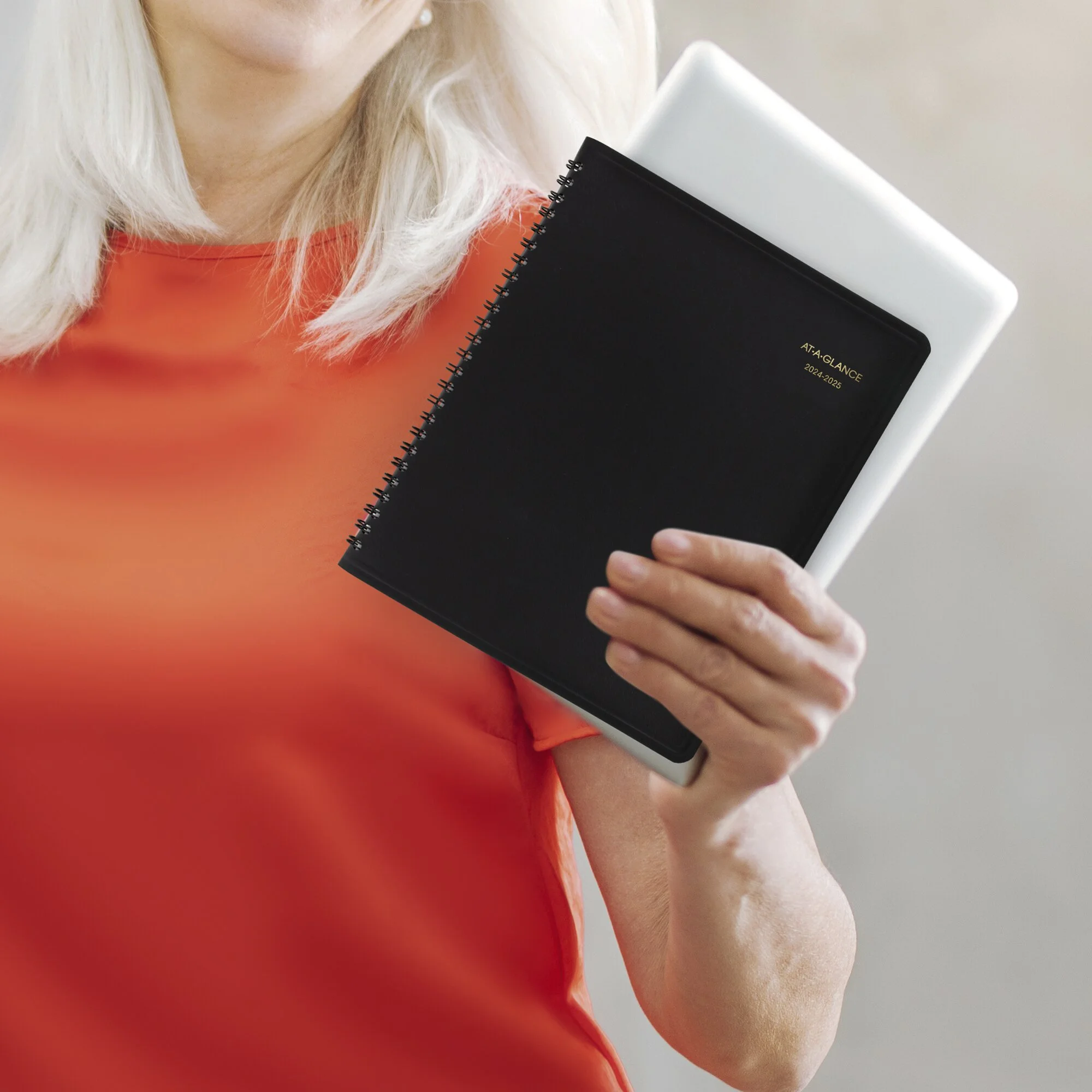 AT-A-GLANCE Academic 2024-2025 Monthly Planner Black Medium 7 x 8 34 - Academic