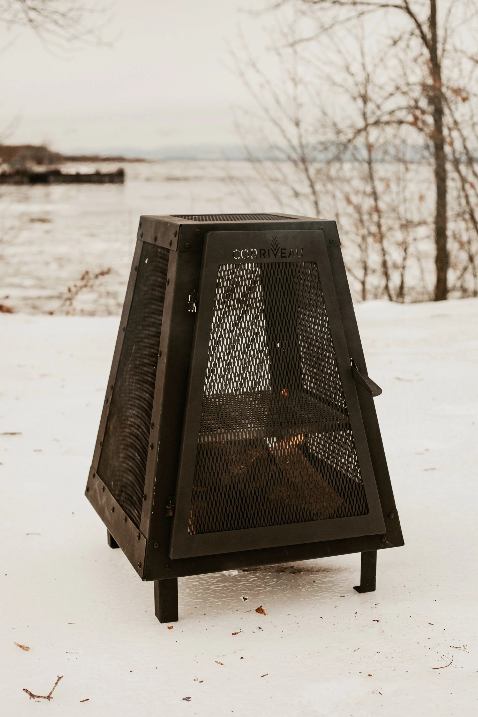 F. Corriveau International - Outdoor Fireplace, 27,7''x20''x20'', Black Steel Structure