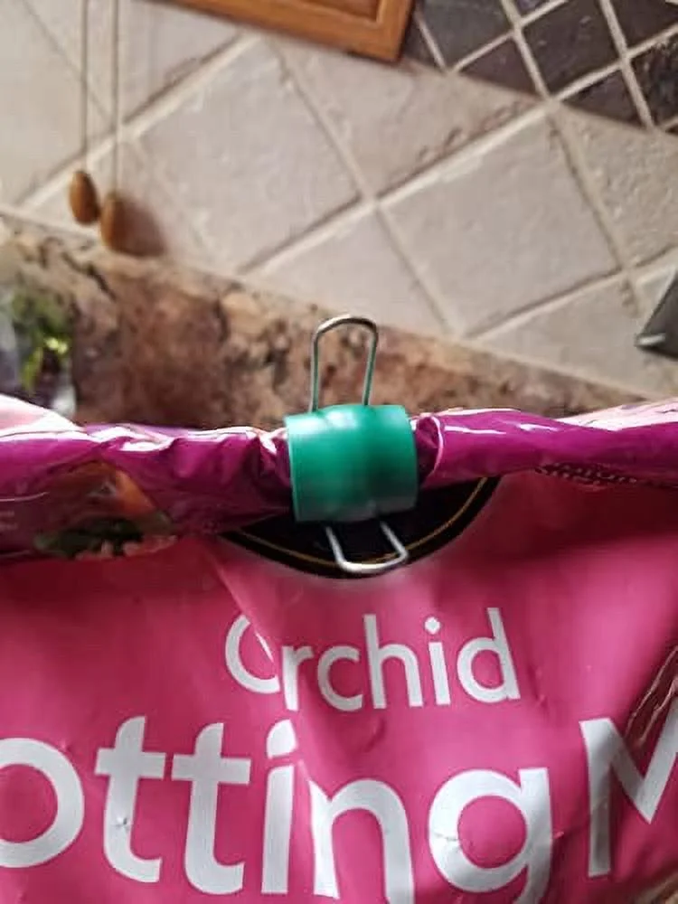 Gadgetklip Garden Clips: Re-Usable, Simple to Use Plant Accessory for Indoor/Outdoor Use with Plants, Garden Tools, Hoops, Trellis and Plant Cages - 30 Green Clips - 10 Small, 10 Medium, 10 Large