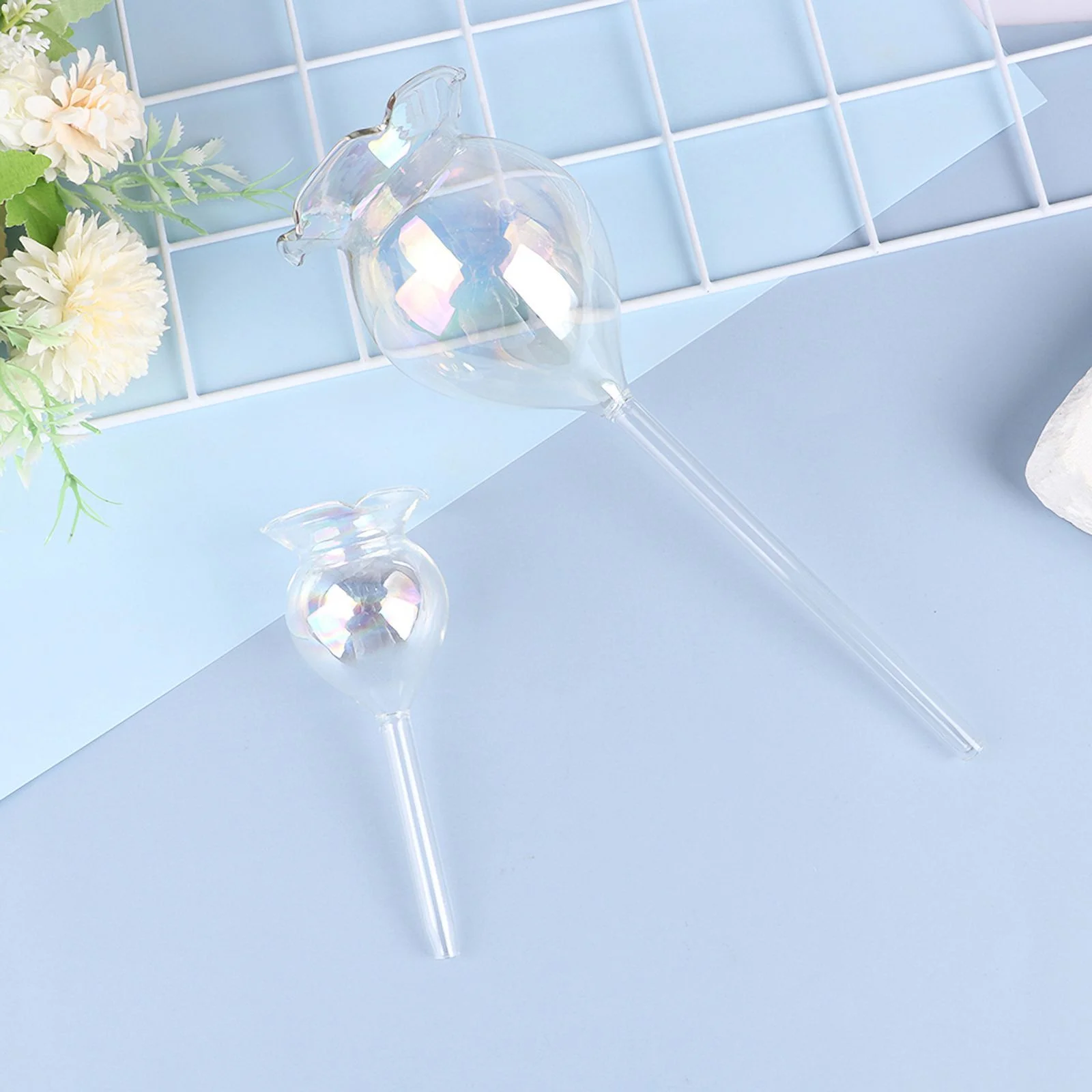 1PC Automatic Flower Watering Device Plant Waterer Self Watering Globes Flower Shape Hand Blown ClearPlastic Aqua Bulbs