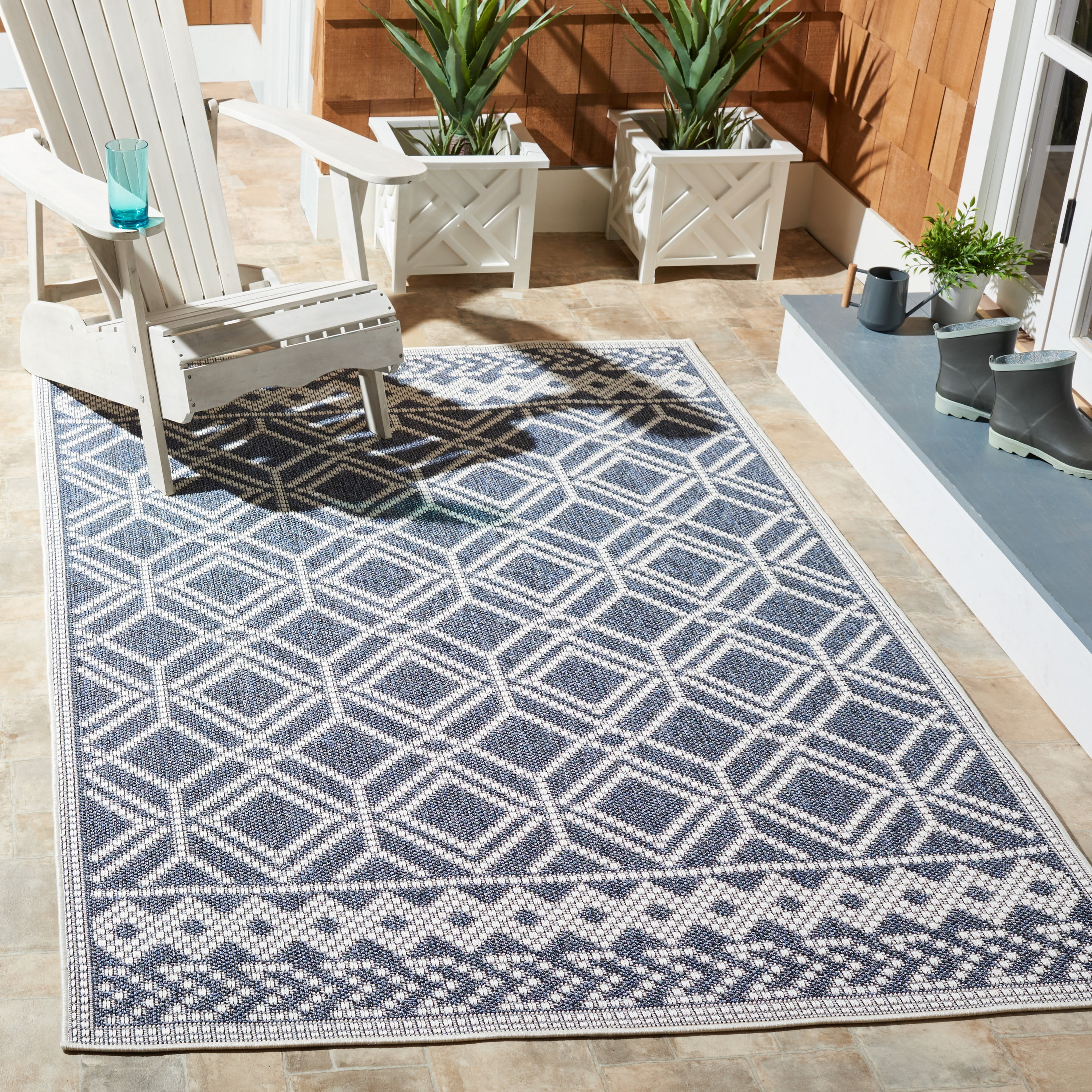 SAFAVIEH Martha Stewart Geometric Indoor/Outdoor Area Rug, Grey/Ivory, 6'7