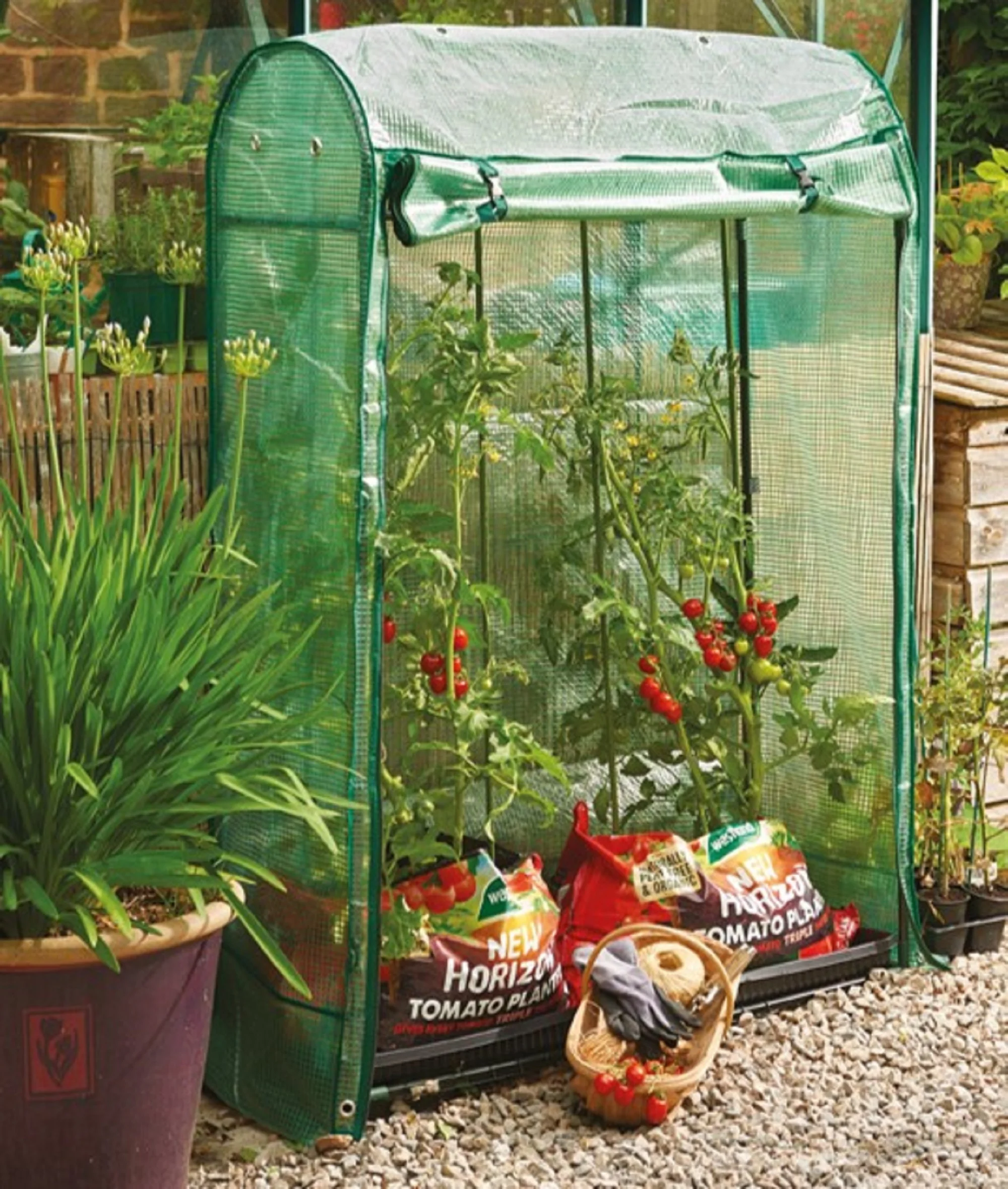 Gardman  Tomato Greenhouse & Reinforced Cover