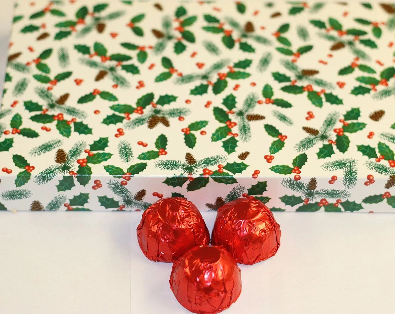 Deep Dark  Walnut In A 8 Oz. Holly Box