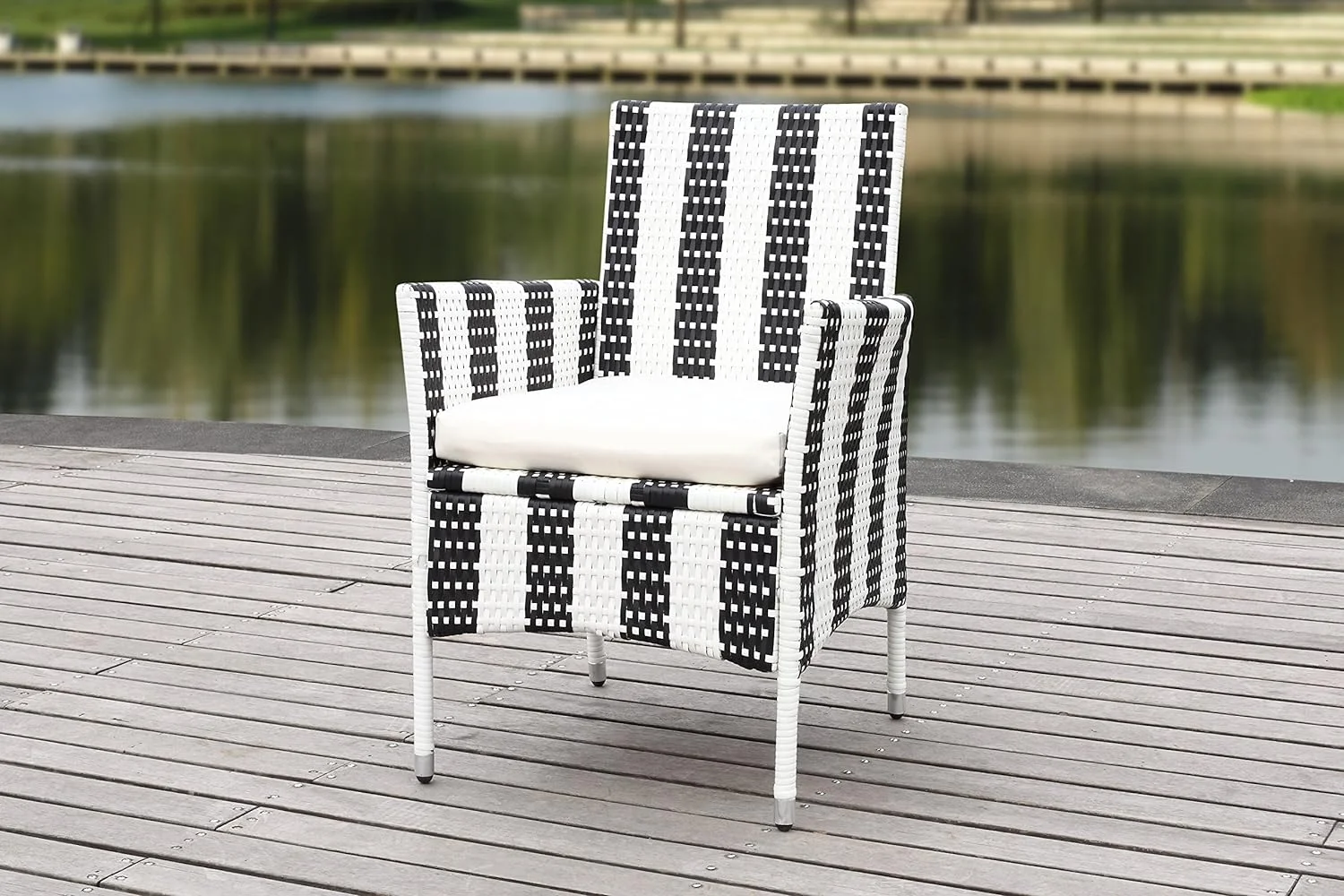 Chairs, Black/White
