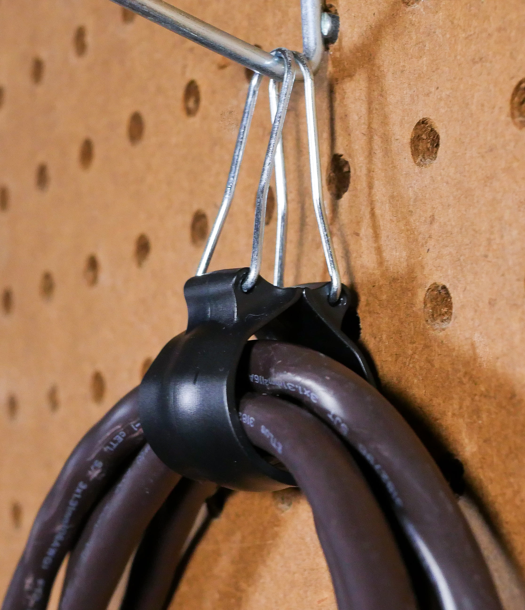 GadgetKlip Garden Clips: Re-usable, simple to use plant accessory for indoor/outdoor use with plants, garden tools, hoops, trellis and plant cages - 20 Pack Large Black