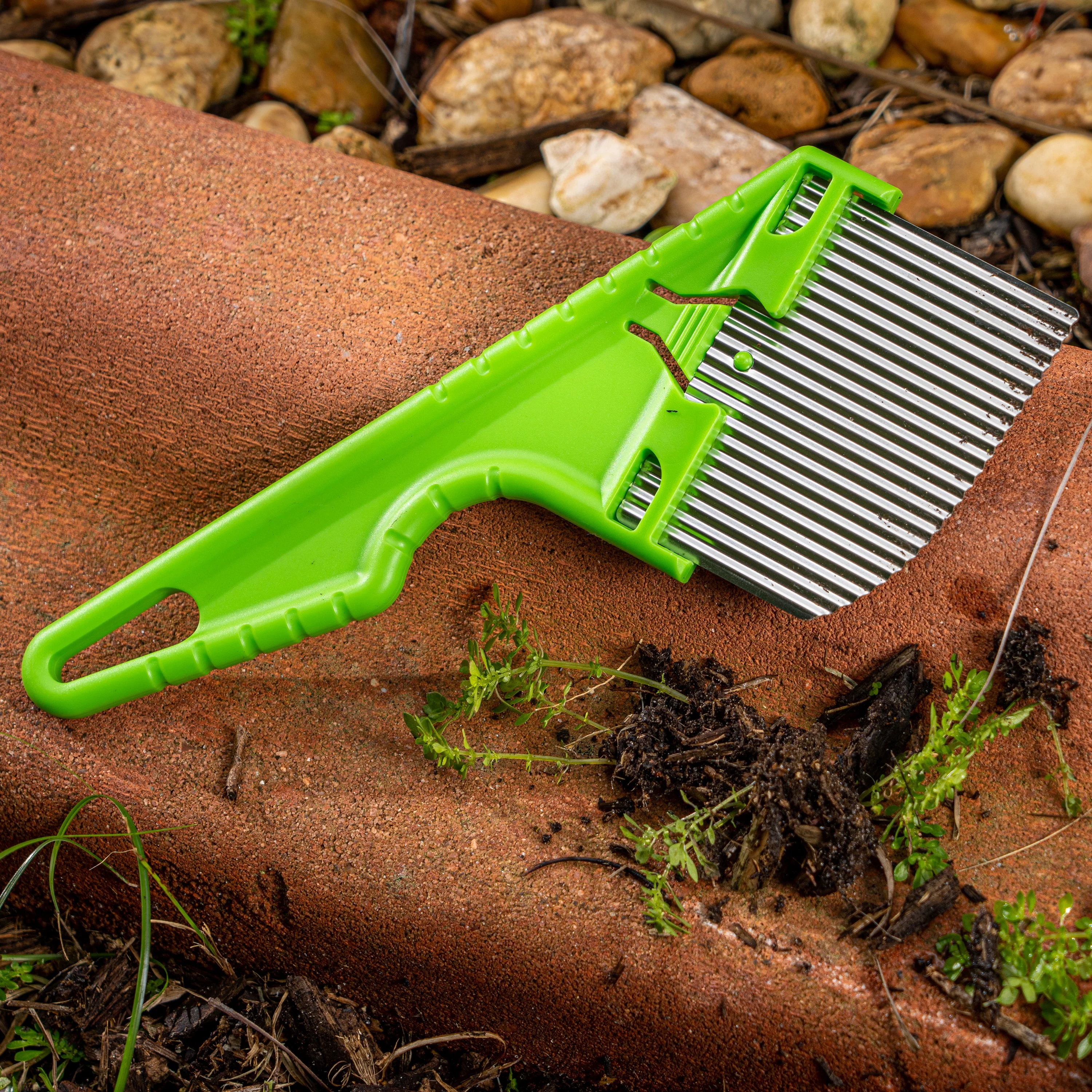 Nisaku Stainless Steel Angled Weeder, 3-inch Blade, Zassouburush Tongari