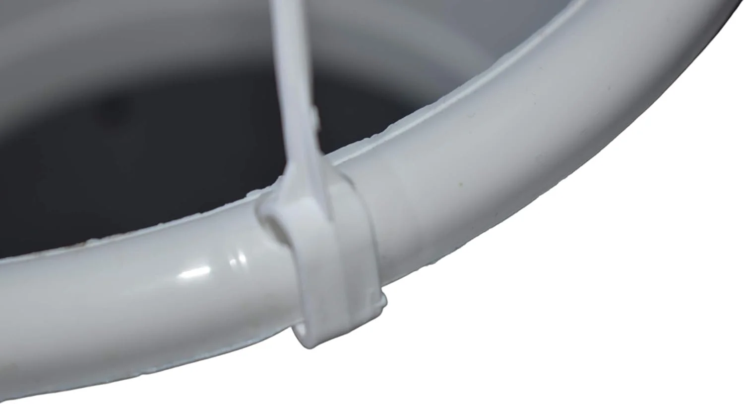 8Inch Fluted White Plastic Hanging Basket (25)