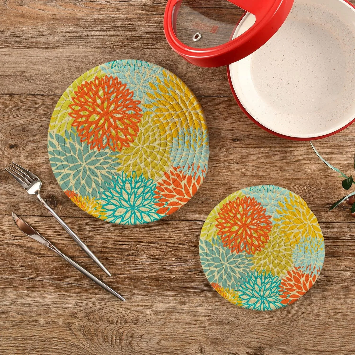 Wellsay Orange Chrysanthemum Summer Flowers Trivets Pot Holders Set and Placemats Set (Set of 2), Hot Pads, Table Mats for Cooking and Baking, Cotton Braided Hot Pads