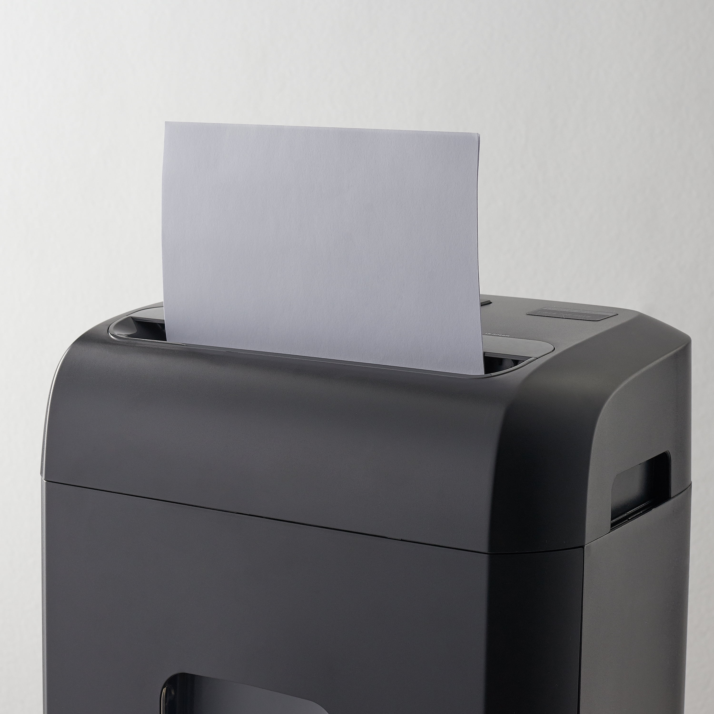 Pen + Gear 16 sheet Cross-Cut Shredder, 5.2-Gallon Collection Bin, Black