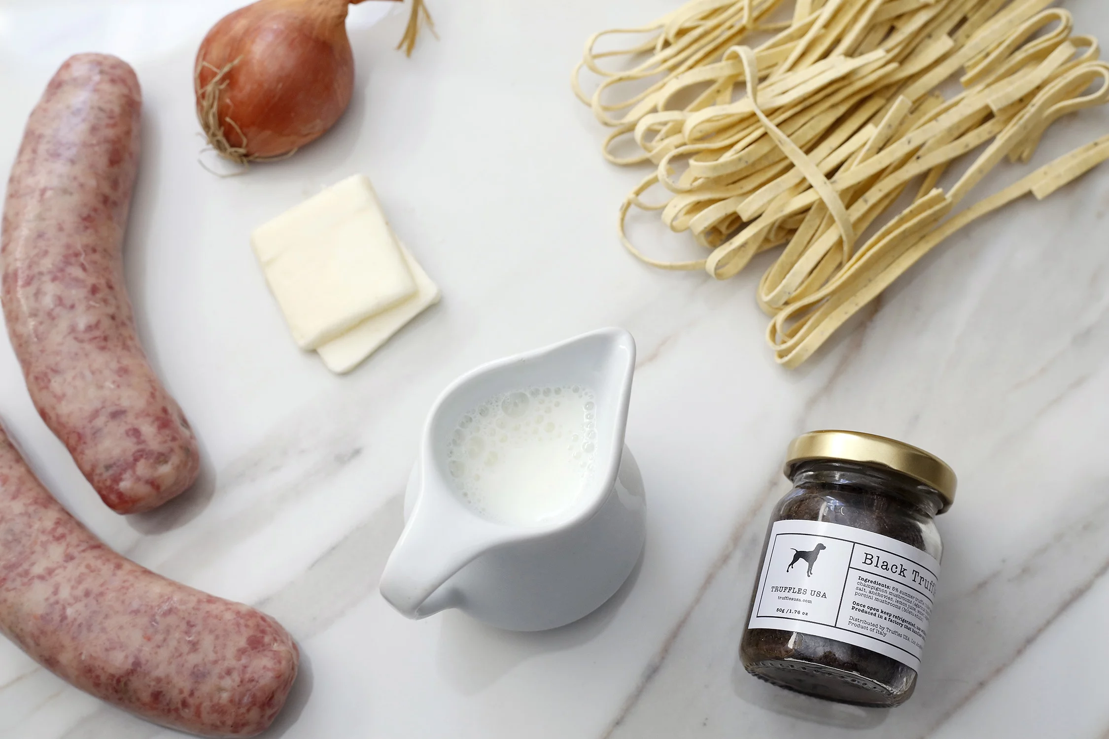 TRUFFLES USA Black Truffle Sauce 2.82 oz Jar Product of Italy