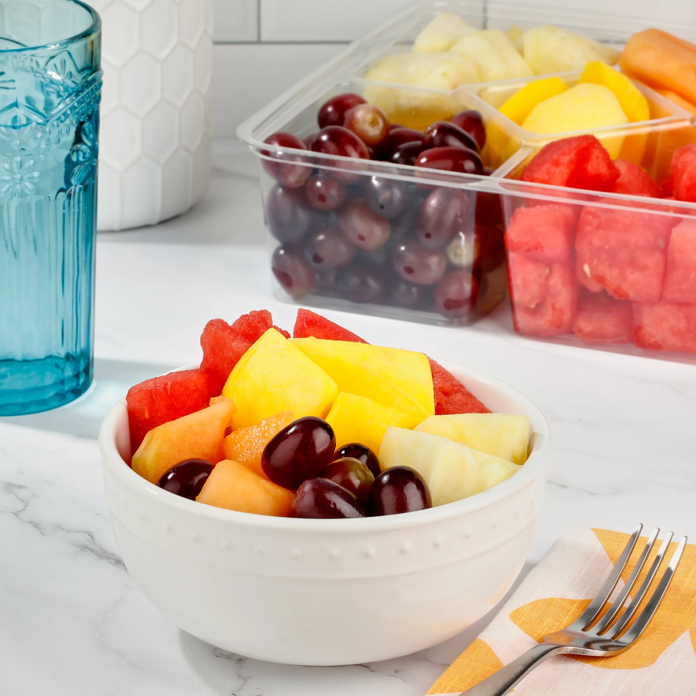 Freshness Guaranteed Seasonal Fruit Tray, 40 oz