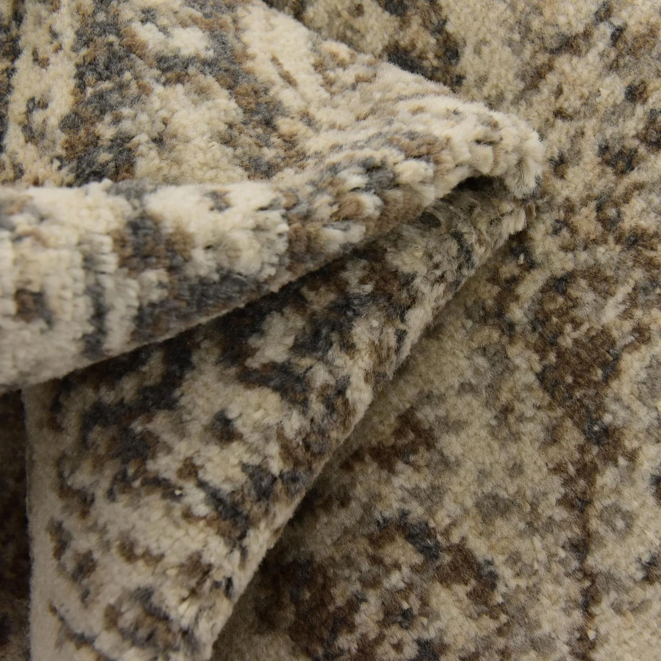 Contemporary Daisy Collection Area Rug Beige - 2'6