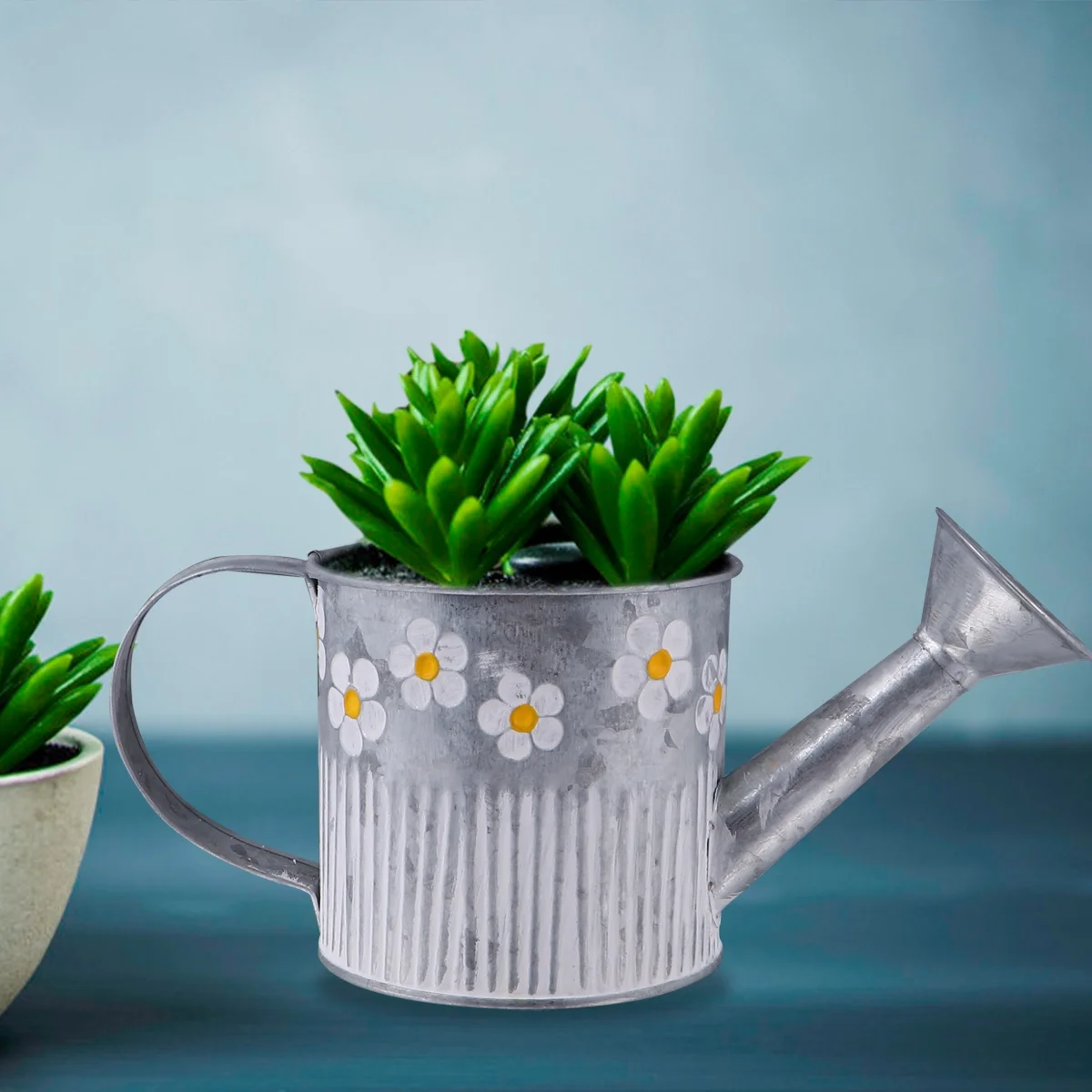 Qumonin 2 Pack Metal Bucket Planter Rustic Flower Pots for Indoor Outdoor Decor