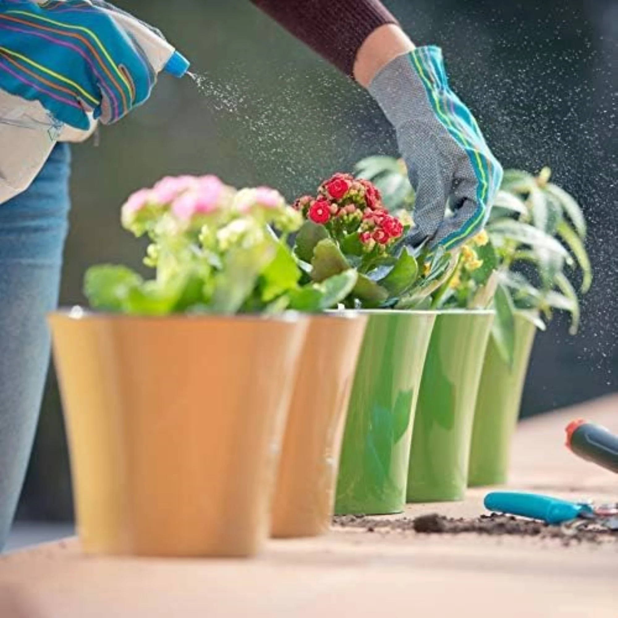 Decopots Plastic Round Modern Flower Pot with Drainage Planter, Purple White, 5.5