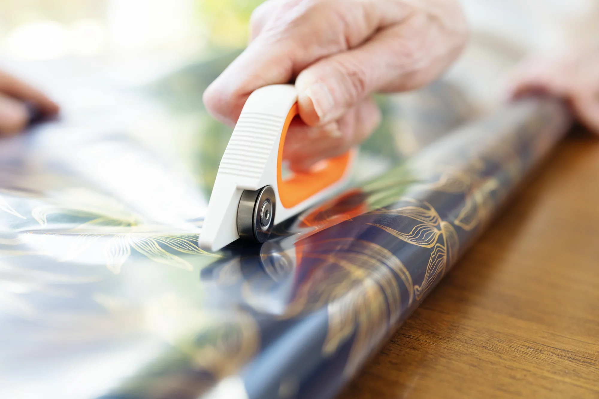 Slice 10598 Rotary Scissors | Bladeless Scissors, Ideal for Florists, Retail or Home | Finger Friendly Ceramic Safety Blade