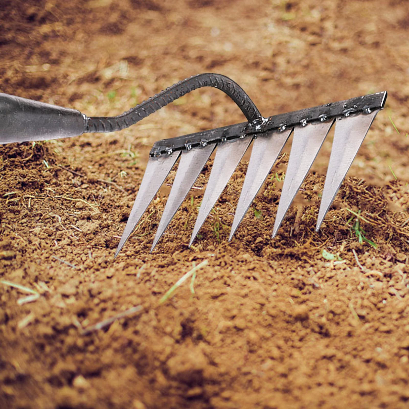 Garden Rake Garden Weeding Rake Rust Resistant Heavy Duty Agricultural Cultivator Rake Sharp Tines Rake for Farm Yard Garden Planting Lawn with 6 Tines