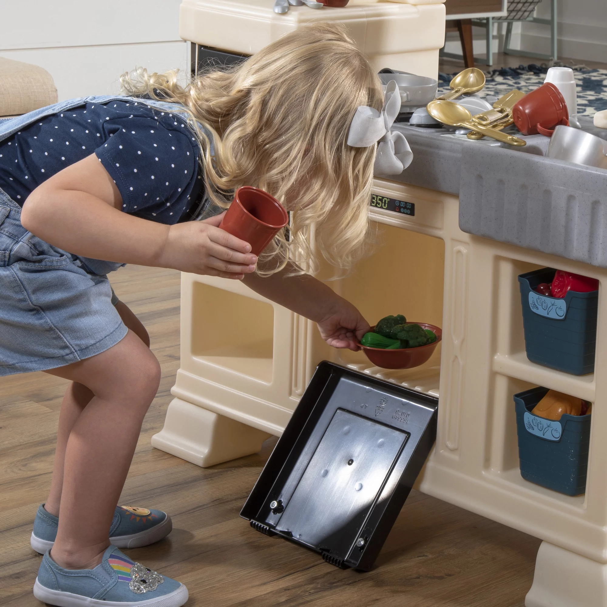 Step2 Classic Chic Kitchen includes 22 Piece Plastic Toddler Kitchen Playset