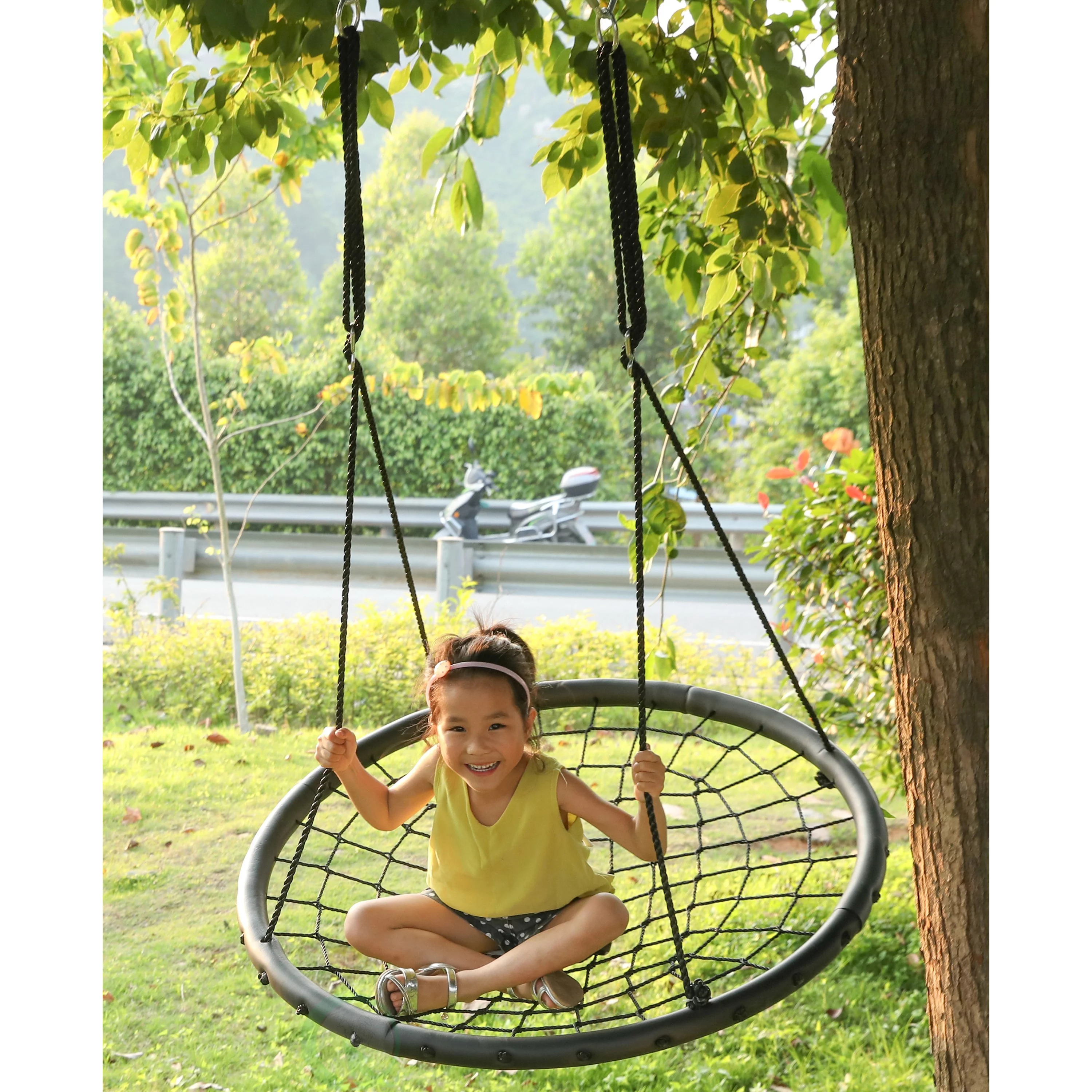 Round Net Tree Swing with Hanging Ropes