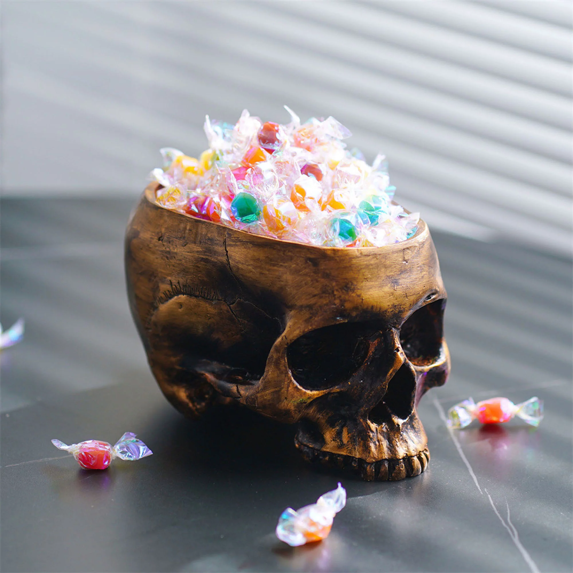 Votuleazi Halloween Skull Decor, Resin Horror Skull Potted Plant Pot Pen Holder Creative Storage Box for Halloween Party