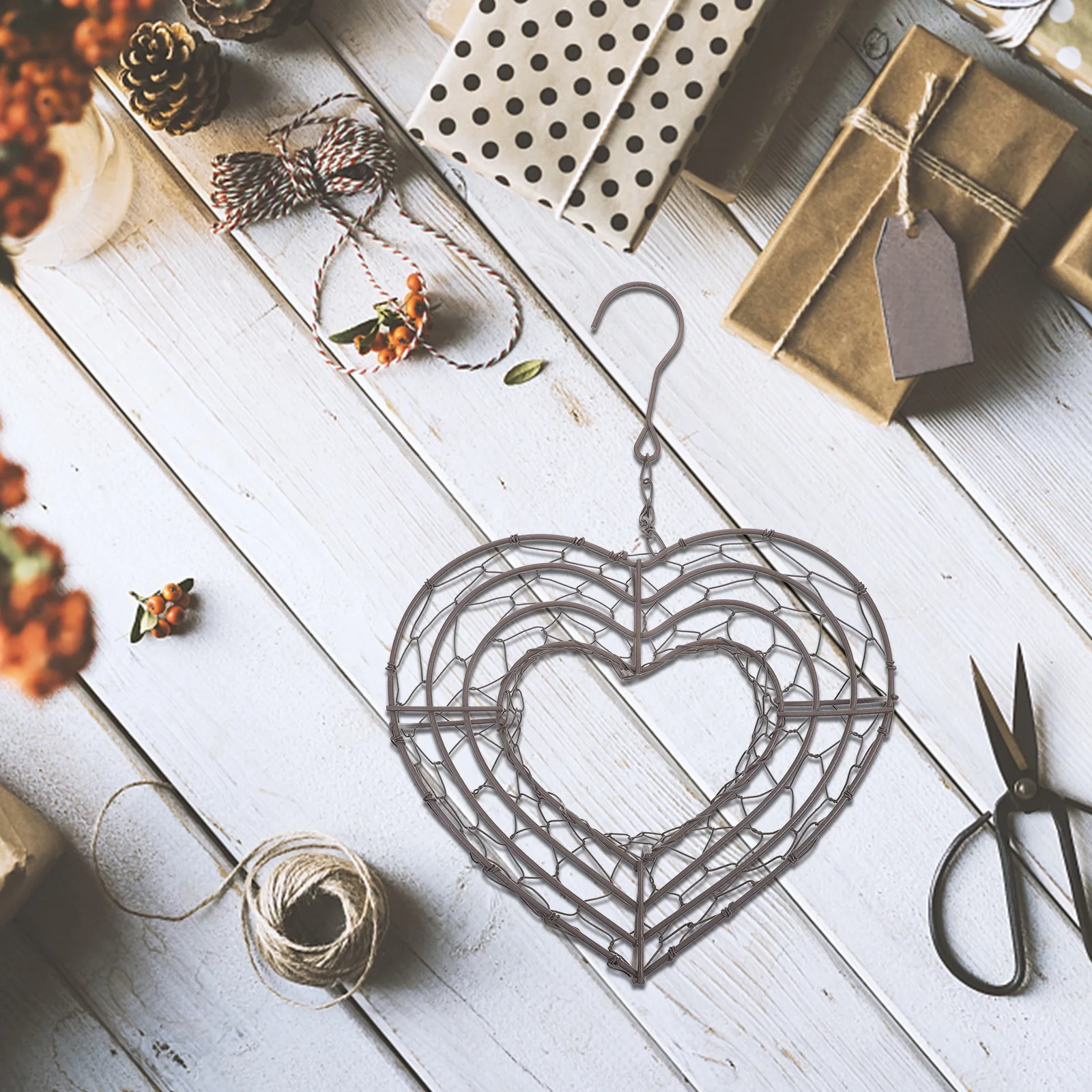 Gongxipen Heart Shape Iron Wire Wreath Frame Hanger Iron Succulent Pot Hanging Planter Plant Pot