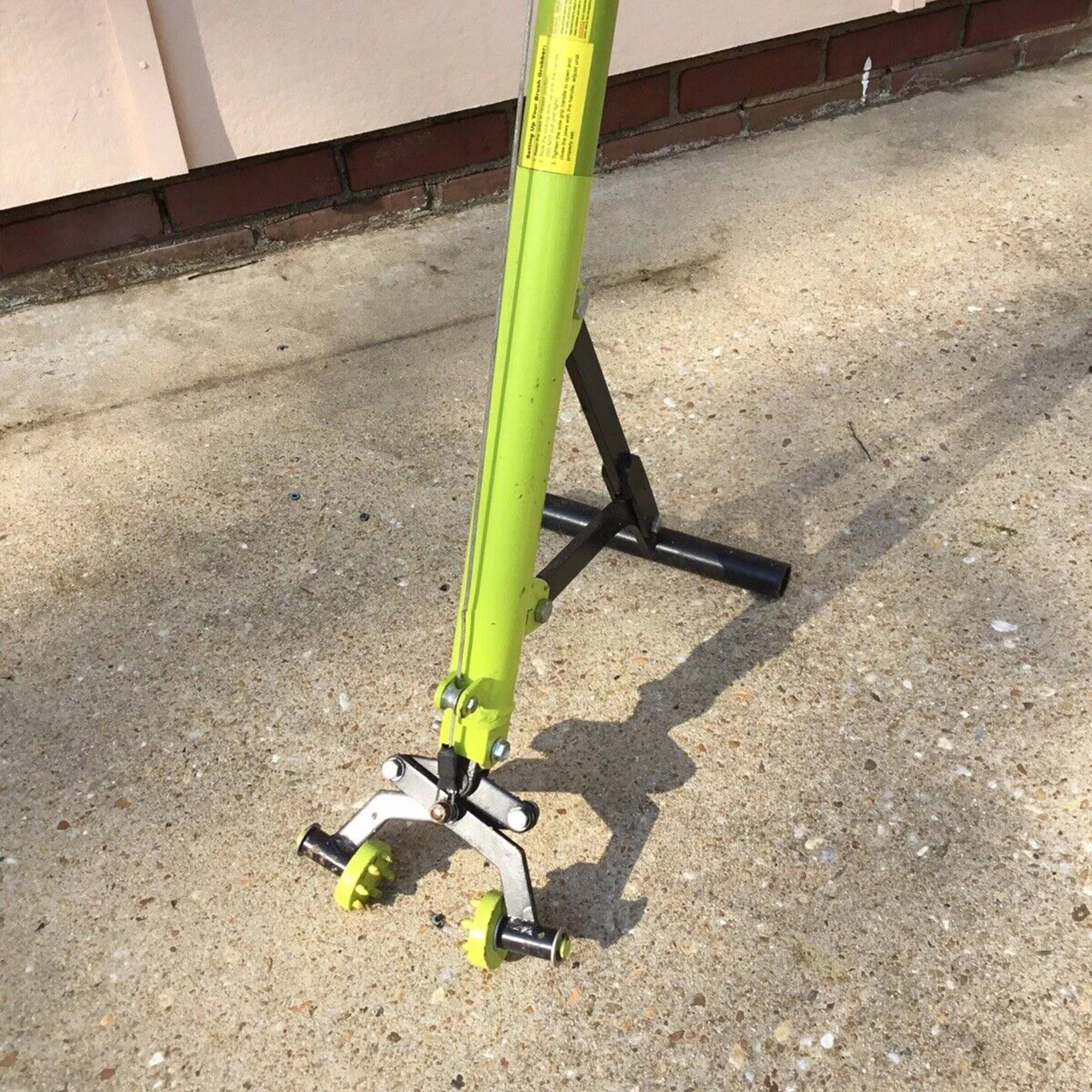 Brush Grubber Single Person Ironclad Manual Handled Brush Grubber