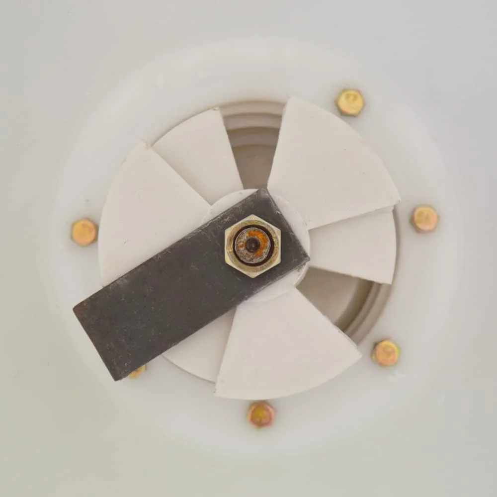 EQCOTWEA Fertilizer Spreader Broadcast Spreader Keeper Tow-Behind Rear Wheel 220LB