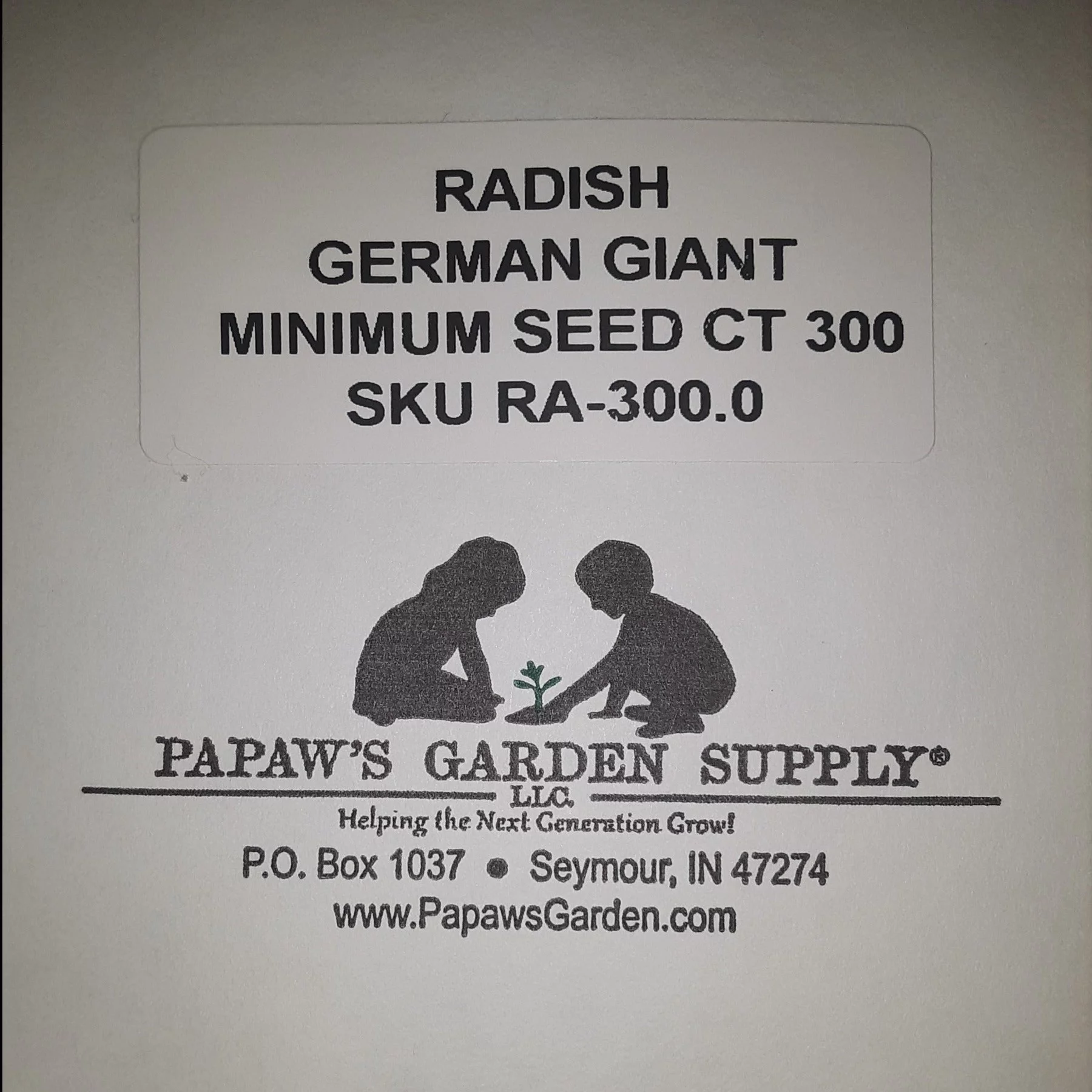 PAPAW'S GARDEN SUPPLY LLC. HELPING THE NEXT GENERATION GROW! German Giant (Parat) Radish 300 Seeds