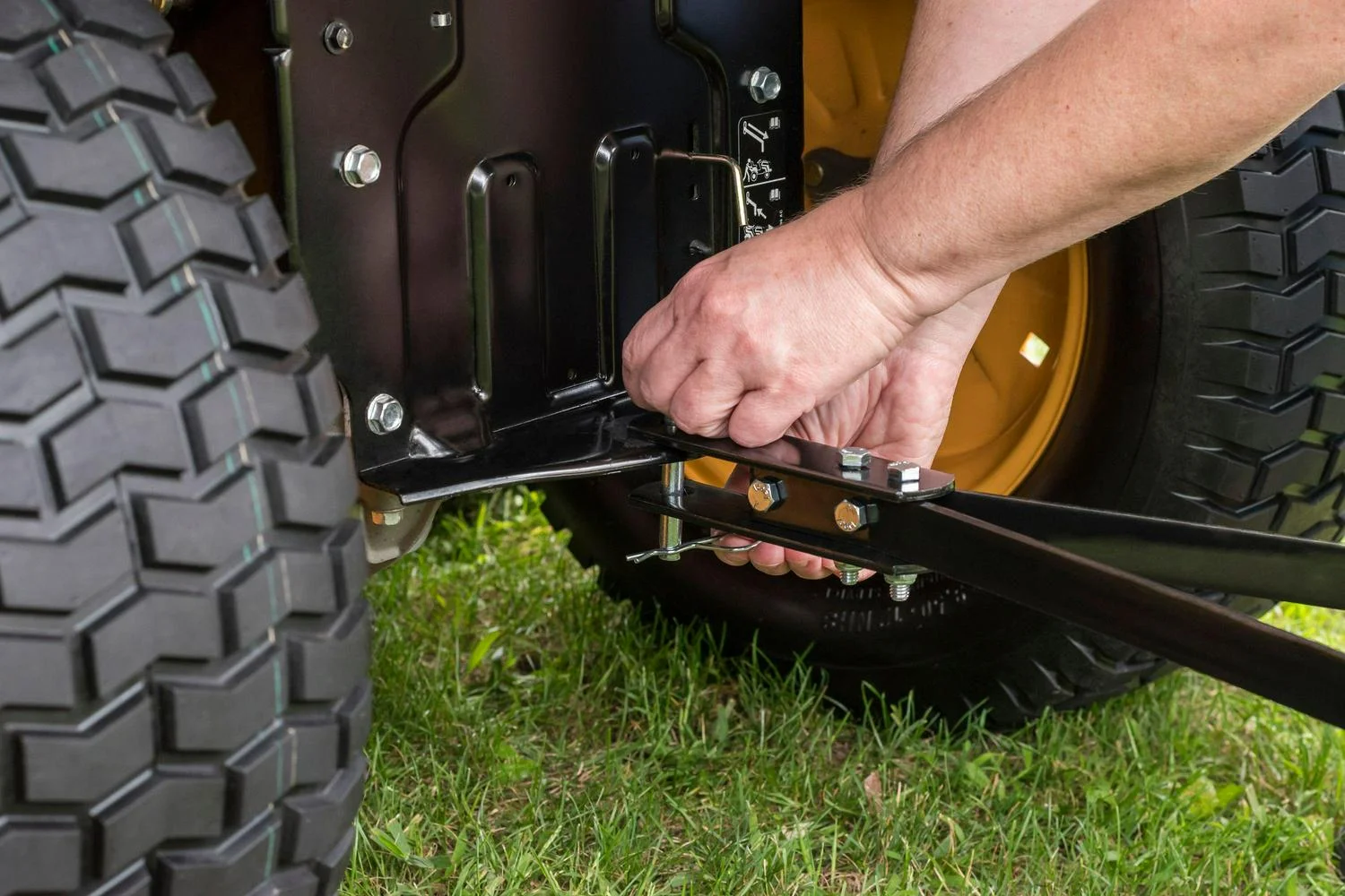 Agri-Fab Tow Behind Lawn Dethatcher, 40 in.