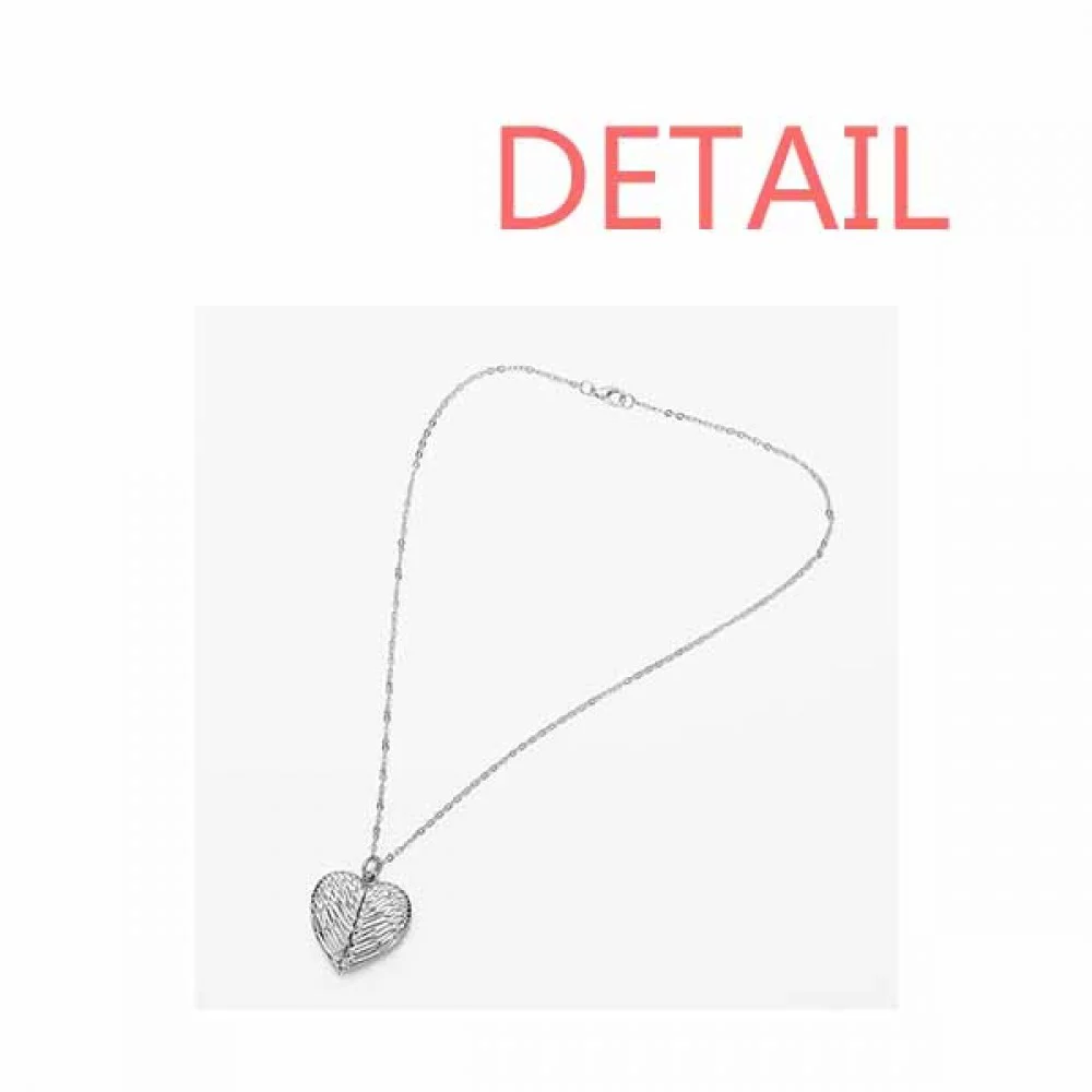 Saplings Lovely Small TV Face Original Angel Wing Necklace Pendant Couple
