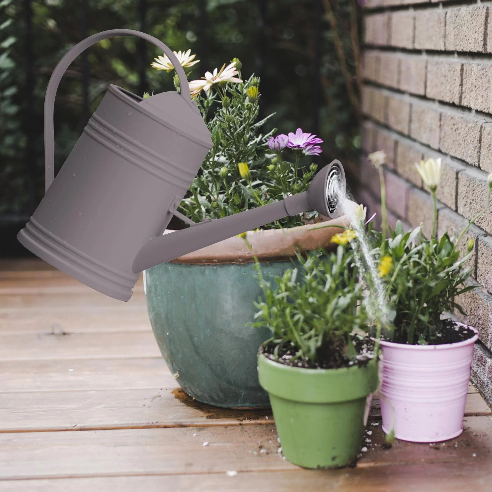 Watering Can Garden Tools Large Capacity Farm Sprinkler Head , Taupe Brown