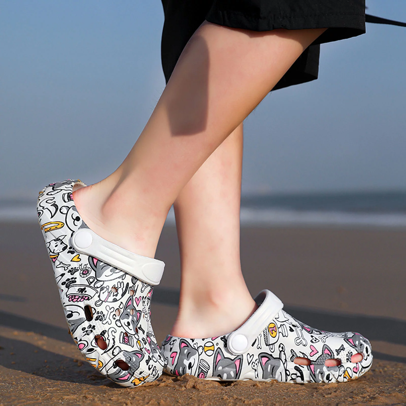 Kids Garden Shoes Boys Girls Cartoon Clogs Beach Pool Slippers Sandals(big kid/little kid)