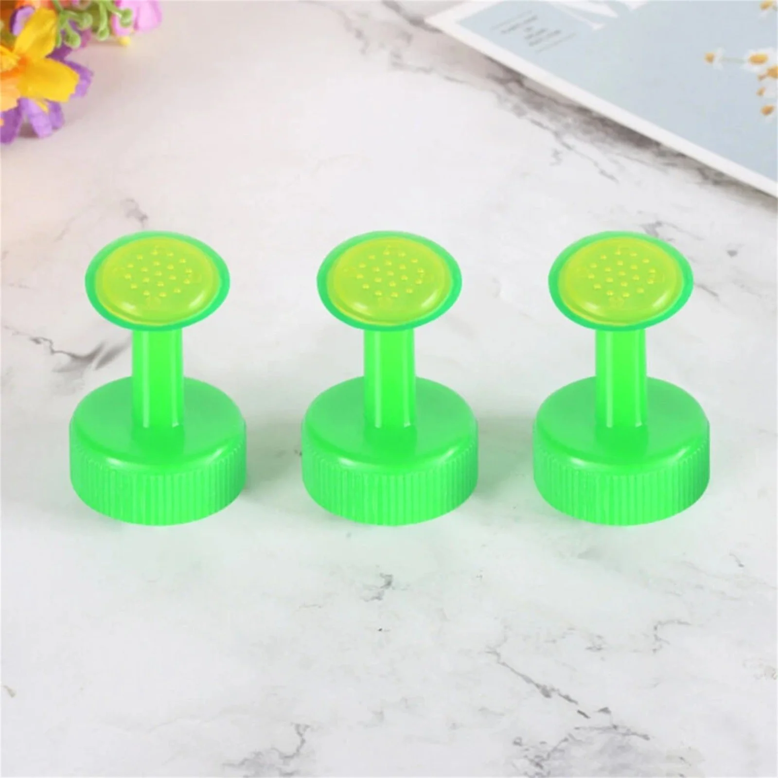 ZiSUGP Bottle Cap Sprinkler Watering Nozzles, Watering Spout Sprinklers for Vegetables Bottle Cap Sprinkler Watering Small Area Sprinkler Head