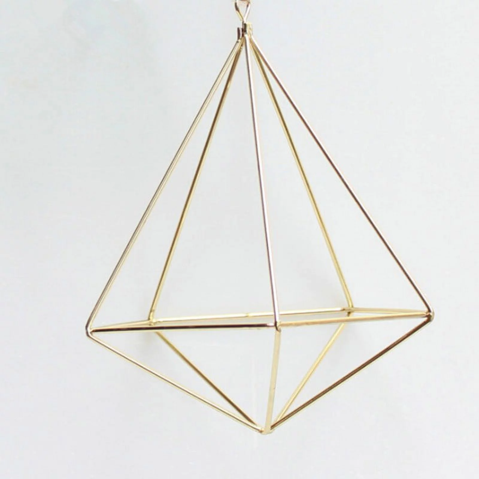 Stylish Metal Geometric Air Plant Flower Pot Holder - Perfect Wall Decoration