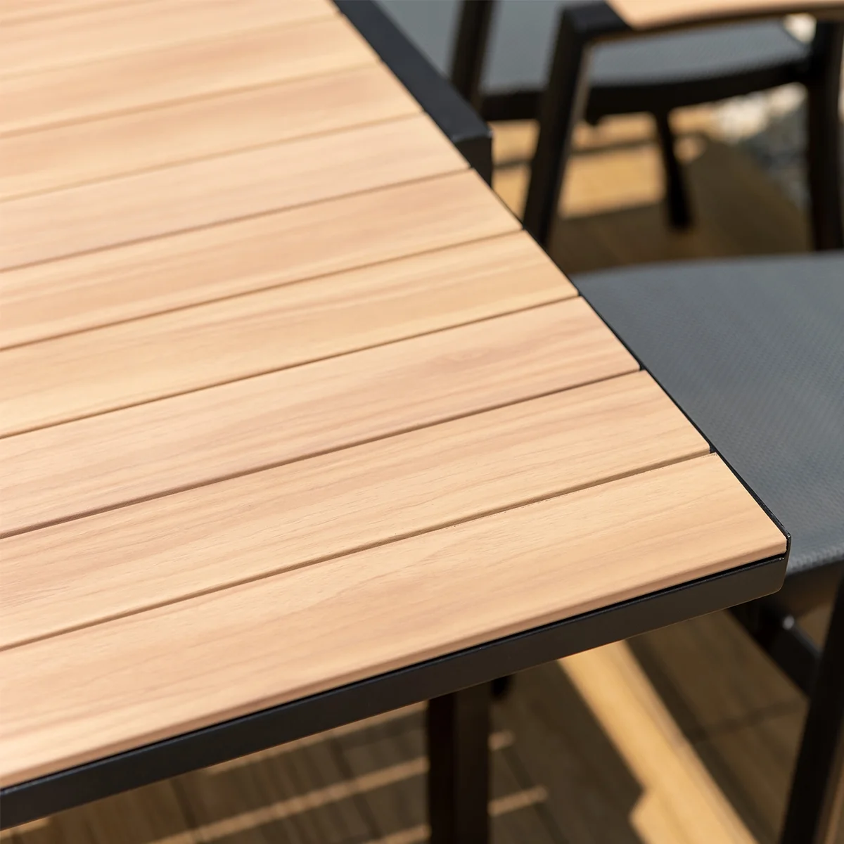 Amazonia Saint Denis Maintenance-Free Aluminum Extendable Patio Dining Table