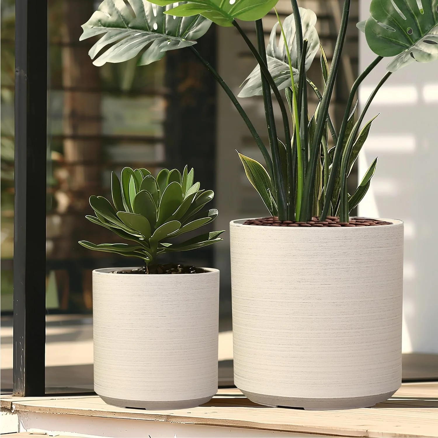 LuxenHome Round Plastic Planters Set of 2, Mid-Century Modern Planters for Indoor and Outdoor Plants Pot with Drainage Holes Thicken Anti-Slip Plastic Flower Pots, Cortina Cream