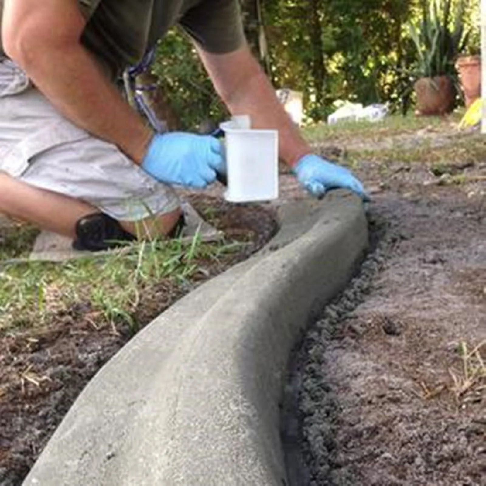 CURB IT YOURSELF  DIY Landscape Edger